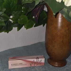 Mally Beauty Stress Less Performance Foundation - Pink